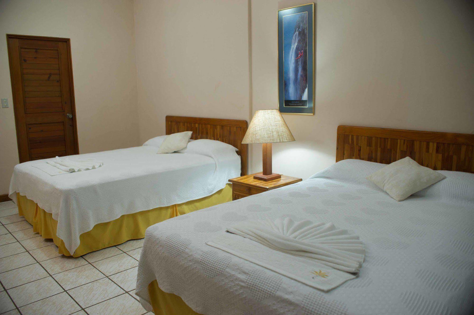 Banana Palms Hotel Rio Dulce Dış mekan fotoğraf